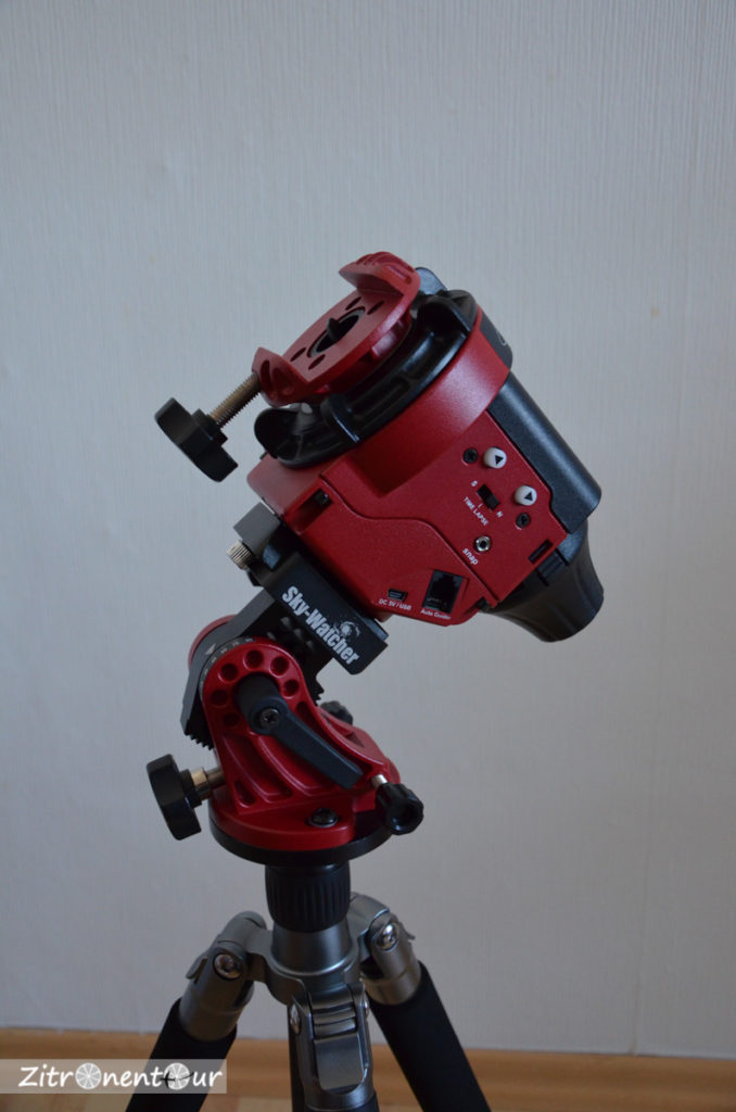 Star Adventurer über Polhöhenwiege direkt auf dem Stativ befestigt