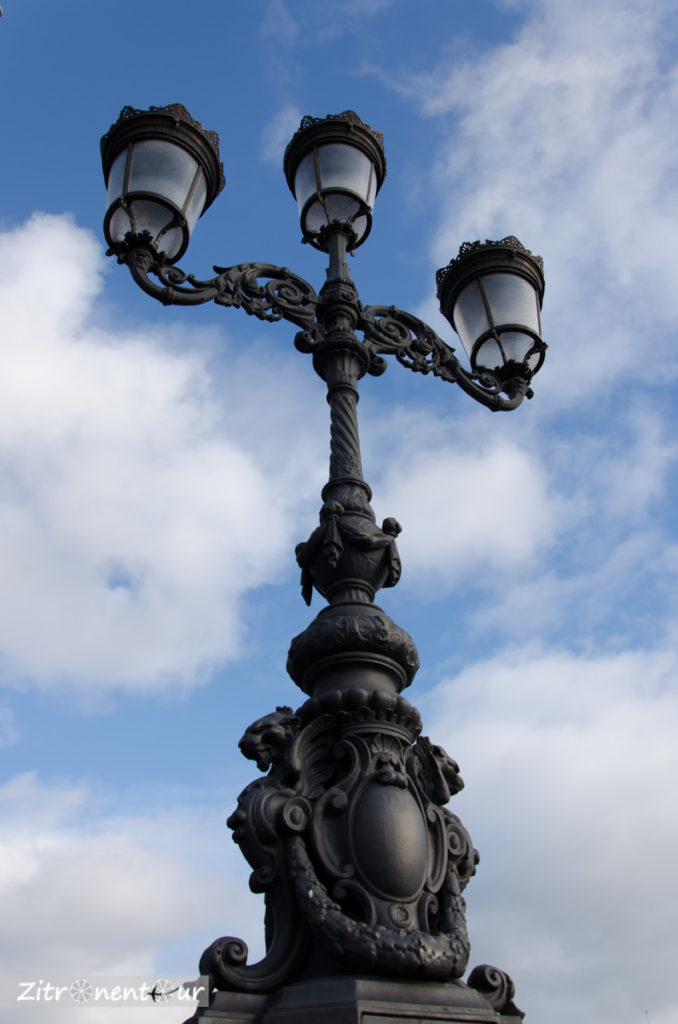 Straßenlaterne auf der O'Connell Bridge