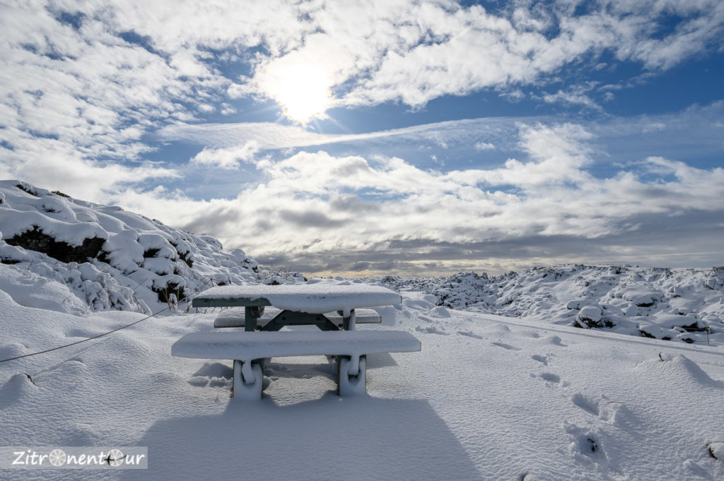 Eldhraun Rastplatz im Schnee