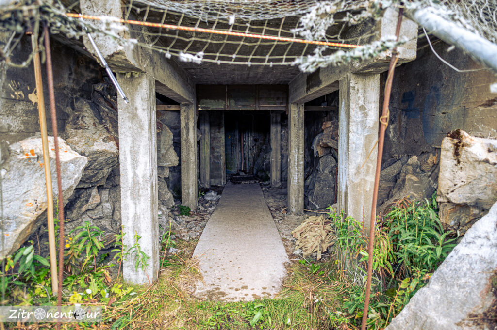 Eingang großer Bunker Skrolsvik Fort