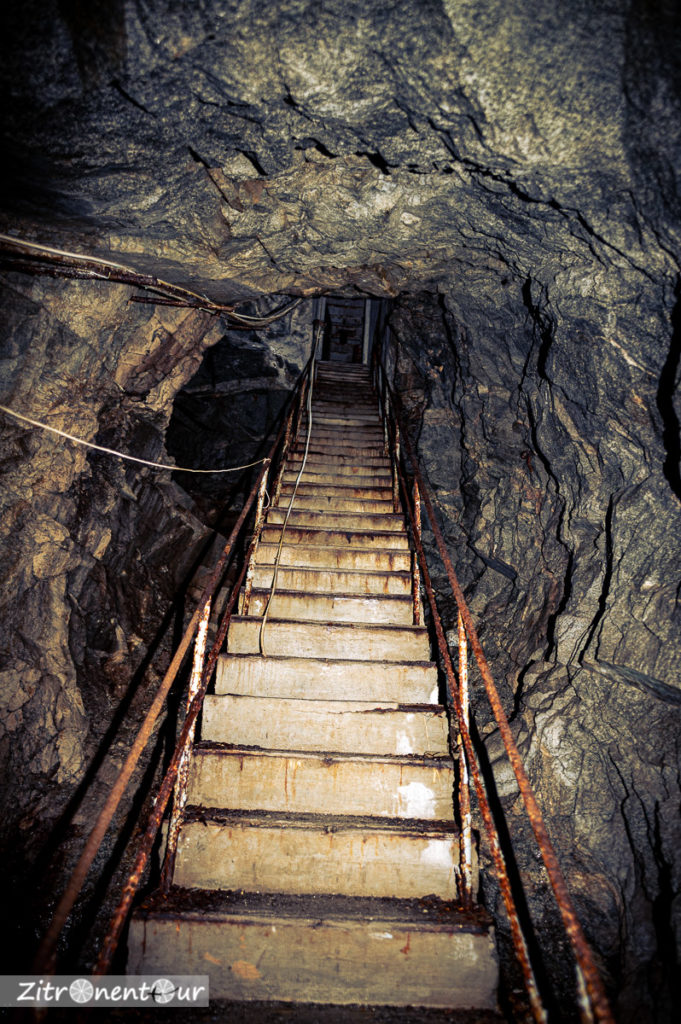 Treppe im Bunker